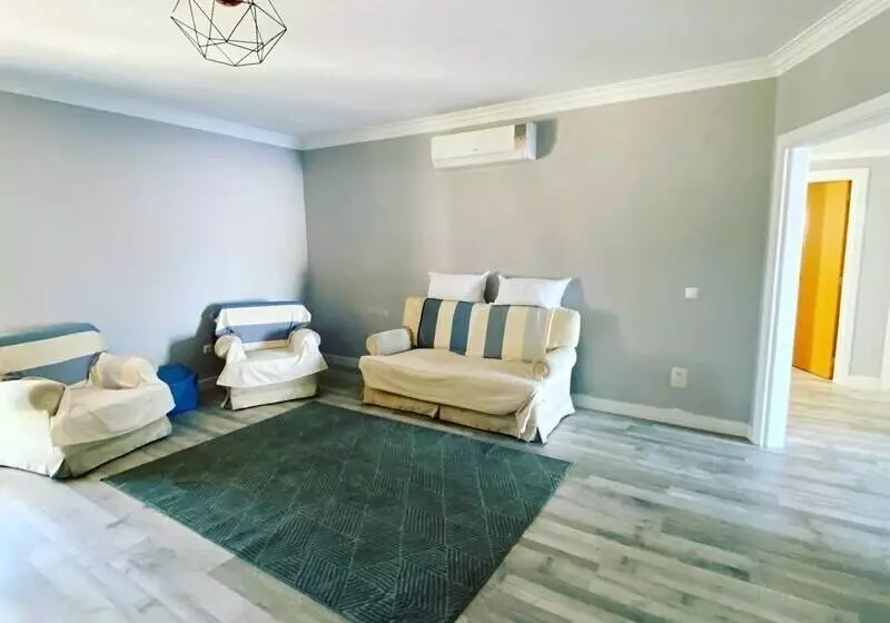 Charming 4 Bed Villa In Quinta Do Anjo, Palmela