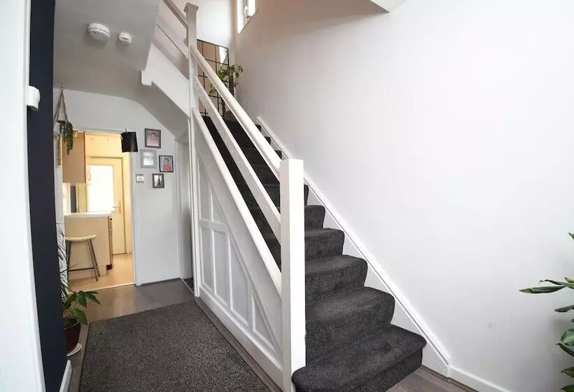 Cosy And Modern 2 Bed Family House In Abergele