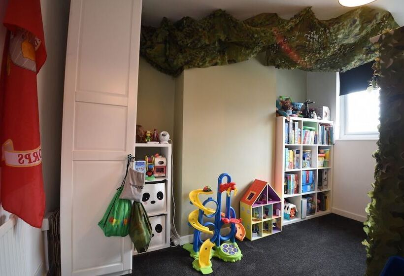 Cosy And Modern 2 Bed Family House In Abergele