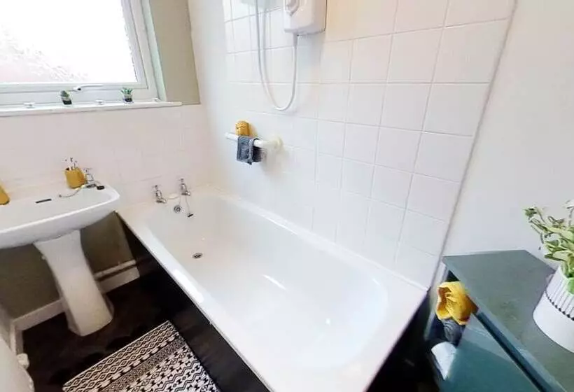 Cosy And Modern 2 Bed Family House In Abergele