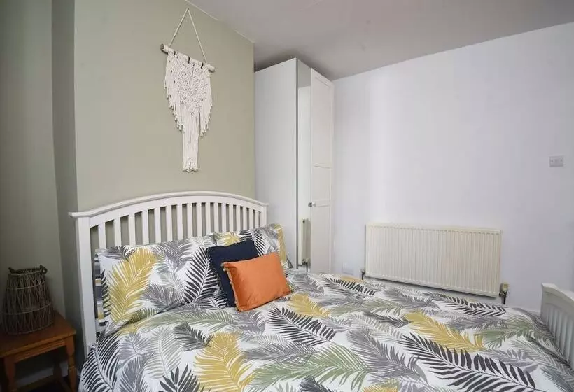 Cosy And Modern 2 Bed Family House In Abergele