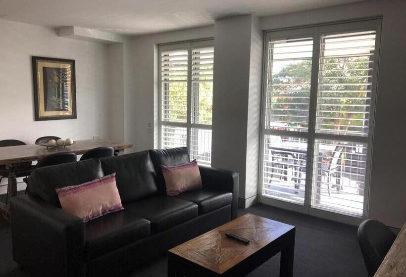 Crown On Darby Newcastle