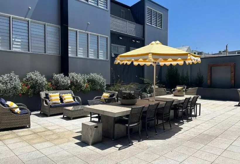 Crown On Darby Newcastle