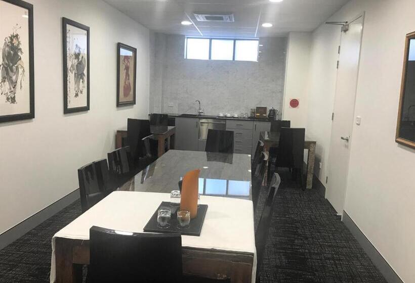 Crown On Darby Newcastle