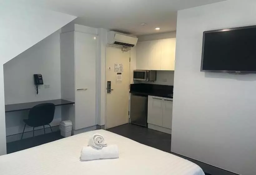 Crown On Darby Newcastle