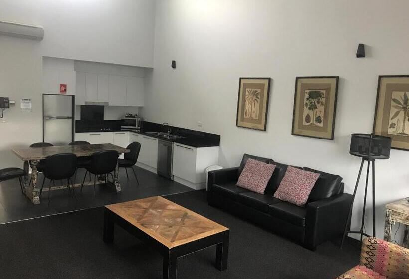 Crown On Darby Newcastle