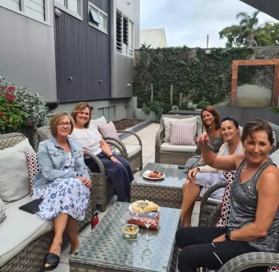 Crown On Darby Newcastle