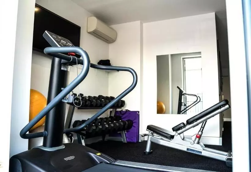 Crown On Darby Newcastle