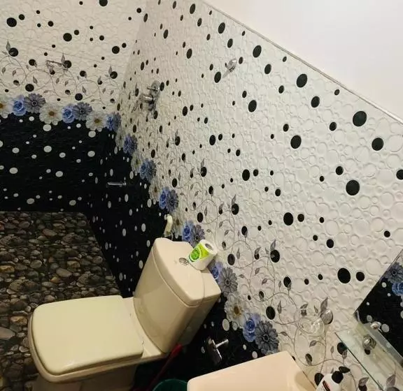 هاستل Little Cottage