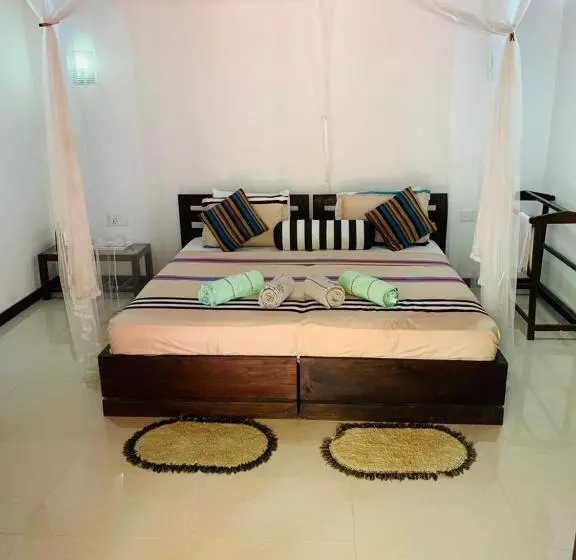 هاستل Little Cottage
