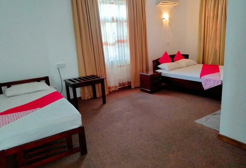 Отель Chinese Lotus Luxapathiya Shanghai