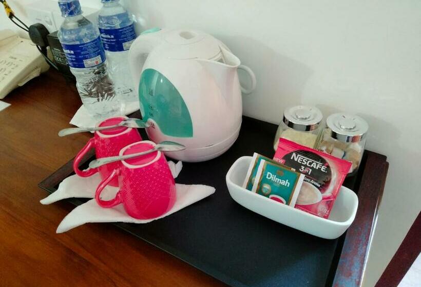 Отель Chinese Lotus Luxapathiya Shanghai