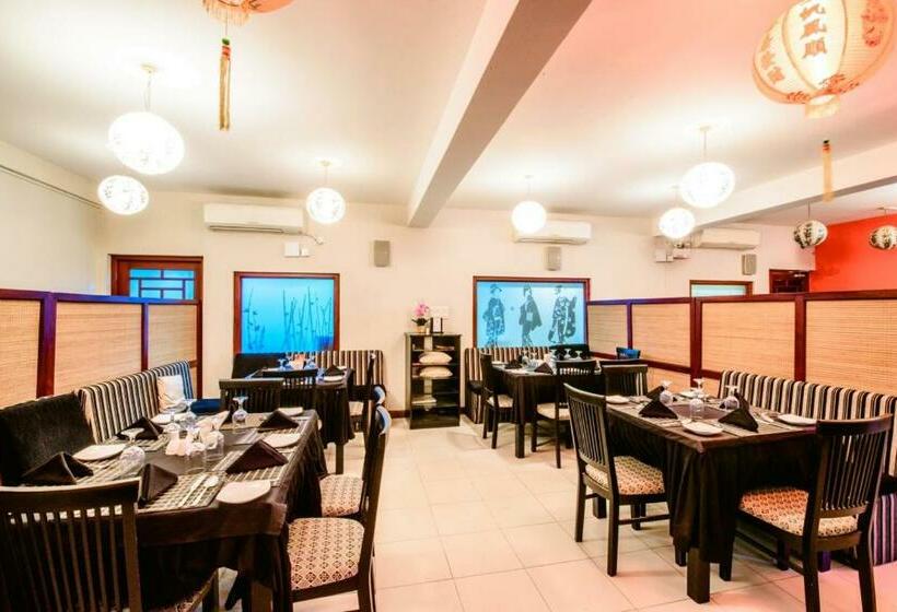 Отель Chinese Lotus Luxapathiya Shanghai