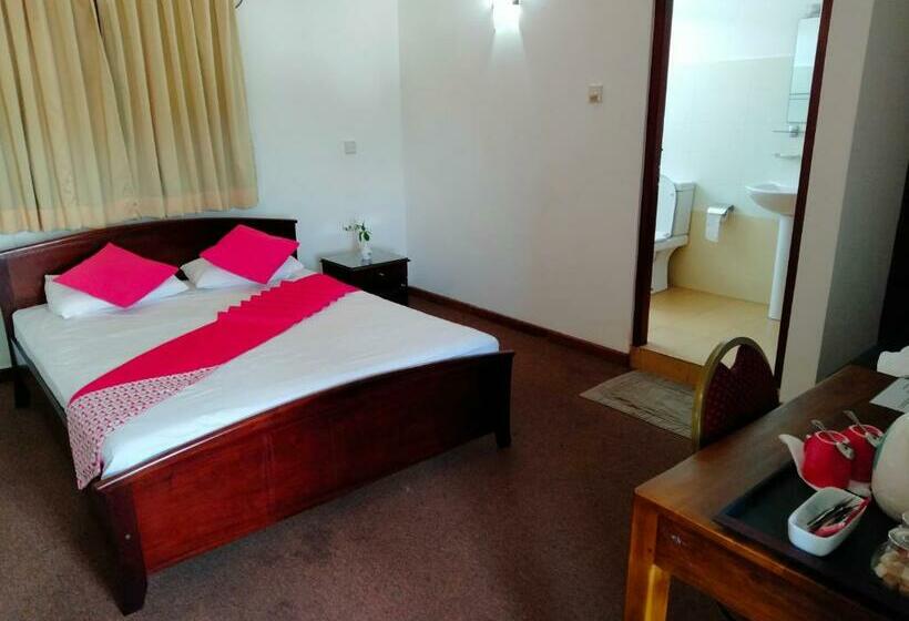 Отель Chinese Lotus Luxapathiya Shanghai