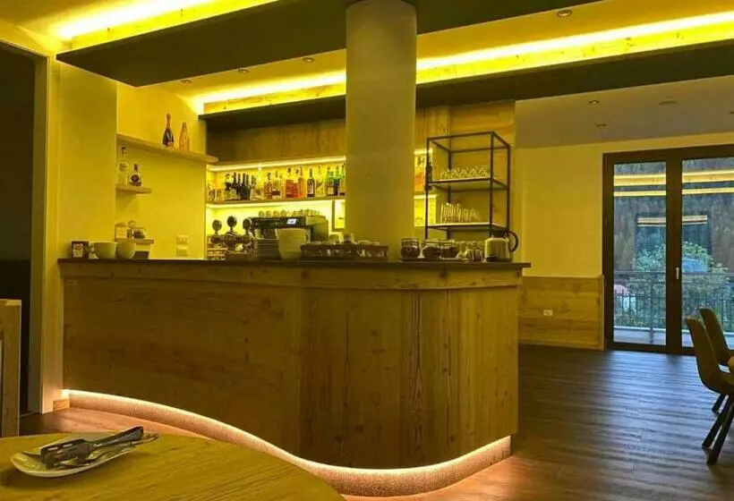 Hotelli Garnì Alta Valle