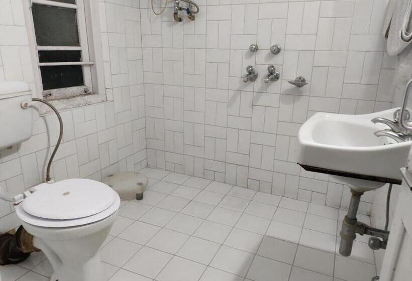 בית מלון כפרי Madhuban Shimla