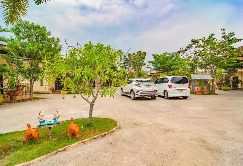 Hotel Oyo 607 Nawang Resort