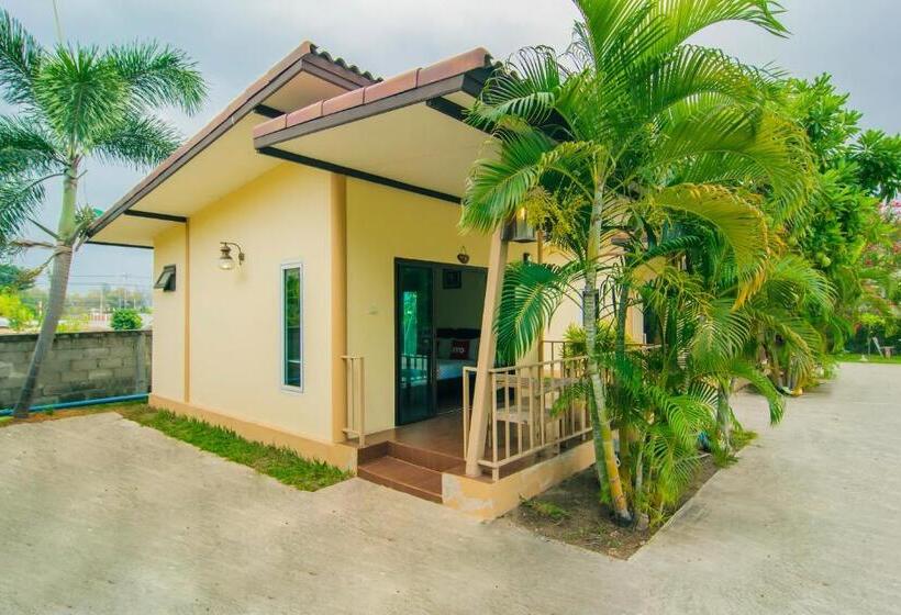 Hotel Oyo 607 Nawang Resort