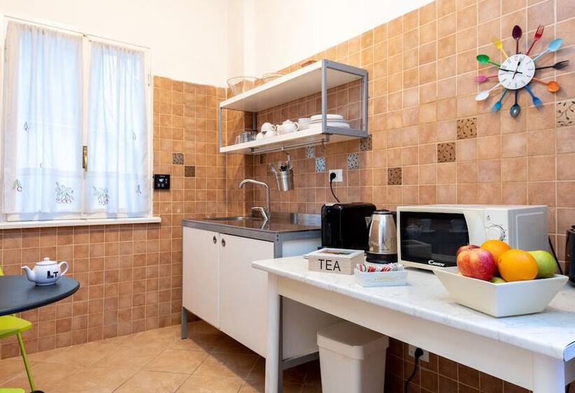 پانسیون Aurelia Home Guest House