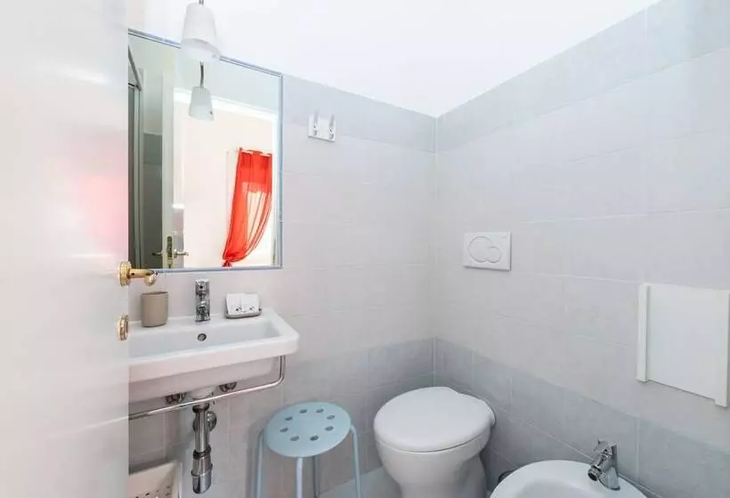 پانسیون Aurelia Home Guest House