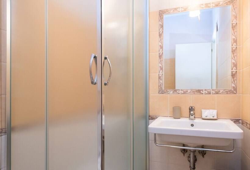 پانسیون Aurelia Home Guest House