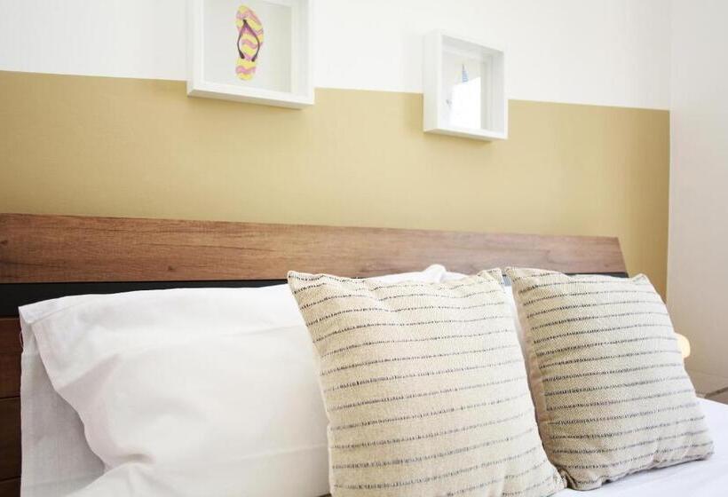 پانسیون Beachside Rooms & Suites