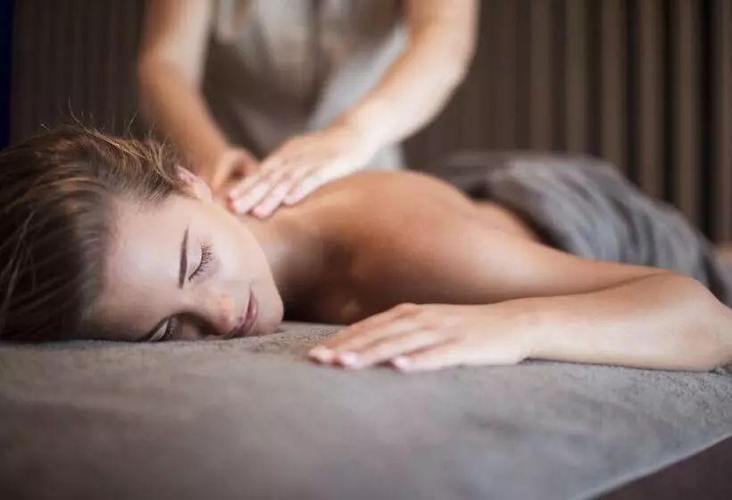 酒店 Amonti Wellnessresort