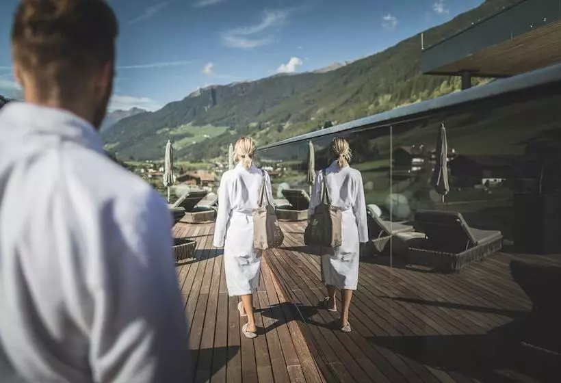 酒店 Amonti Wellnessresort