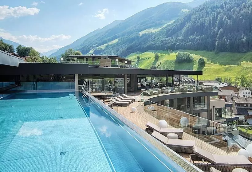 酒店 Amonti Wellnessresort