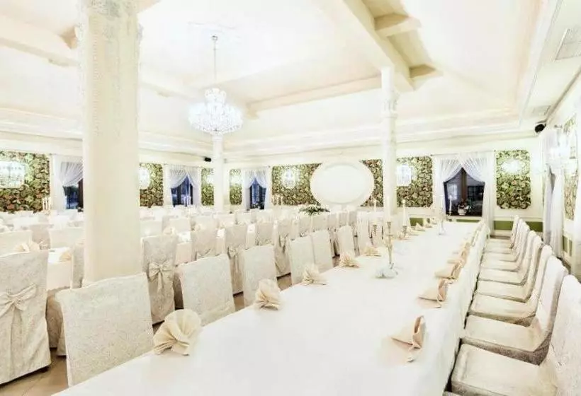 فندق Dom Bankietowy Arkadia