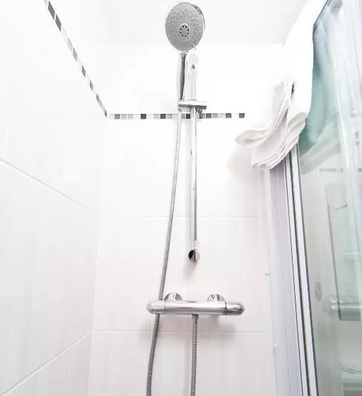 Brit Hotel Rouen Sud Val De Reuil