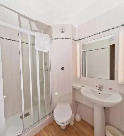 Brit Hotel Rouen Sud Val De Reuil