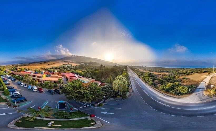 בית מלון כפרי Copacabana Tarifa Beach