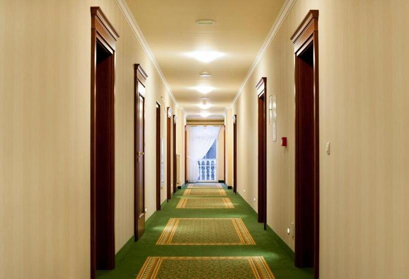 ホテル Resort De Esperanto Sanatorium Uzdrowiskowe