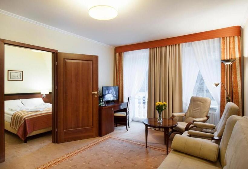 ホテル Resort De Esperanto Sanatorium Uzdrowiskowe