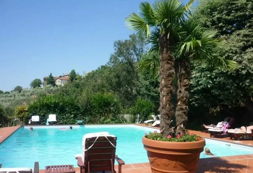 هتل Borgo Dolci Colline