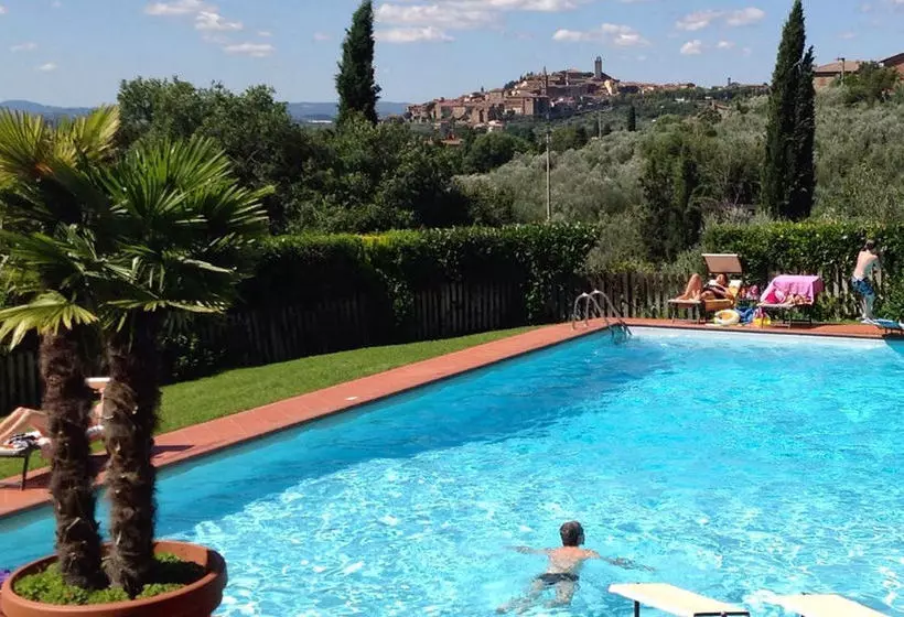 هتل Borgo Dolci Colline