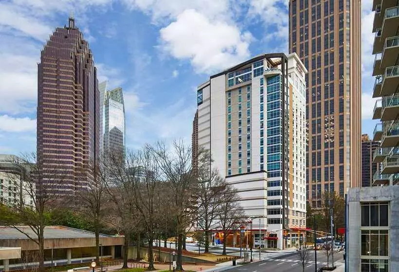 هتل Hampton Inn & Suites Atlanta Midtown