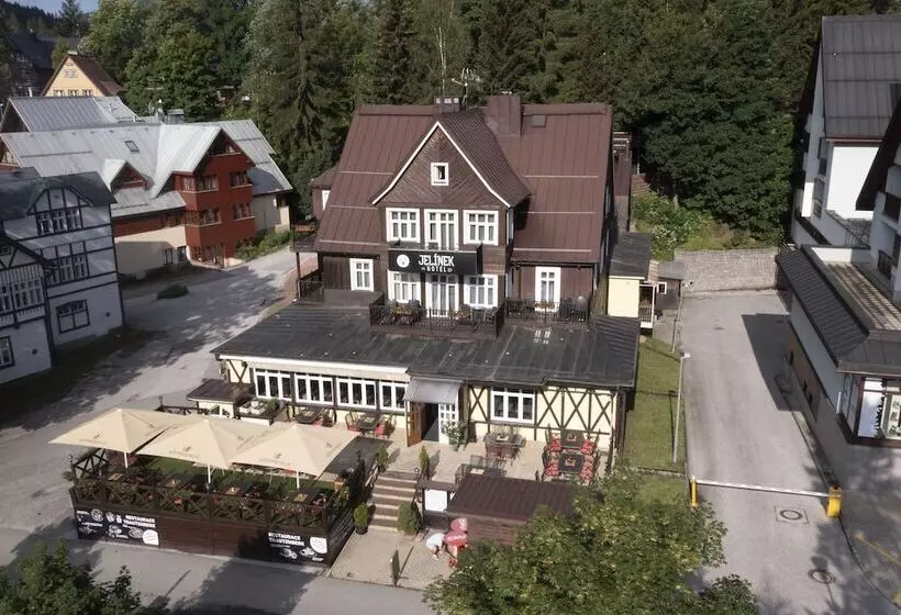 هتل Jelinek
