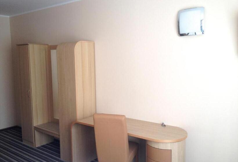 בית מלון כפרי Julian