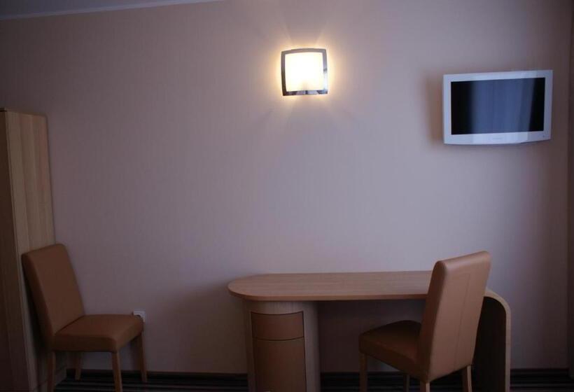 בית מלון כפרי Julian