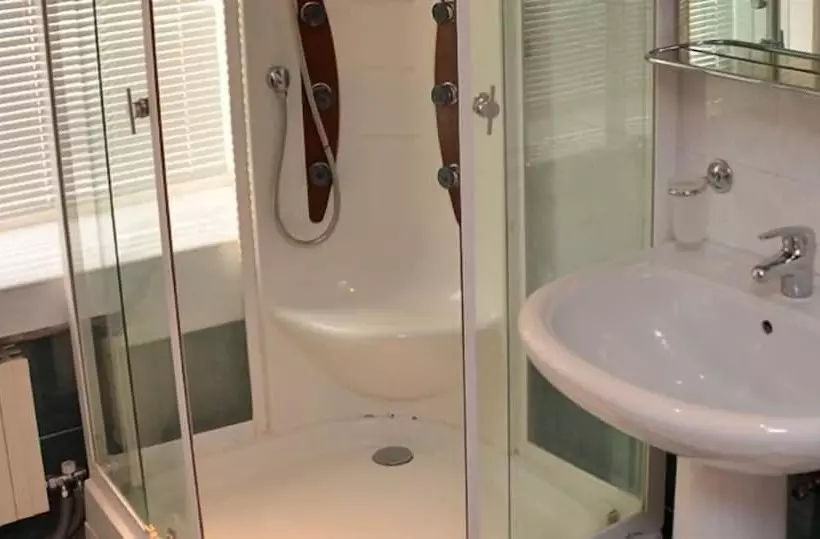 Hotelli Metallurg   Hostel