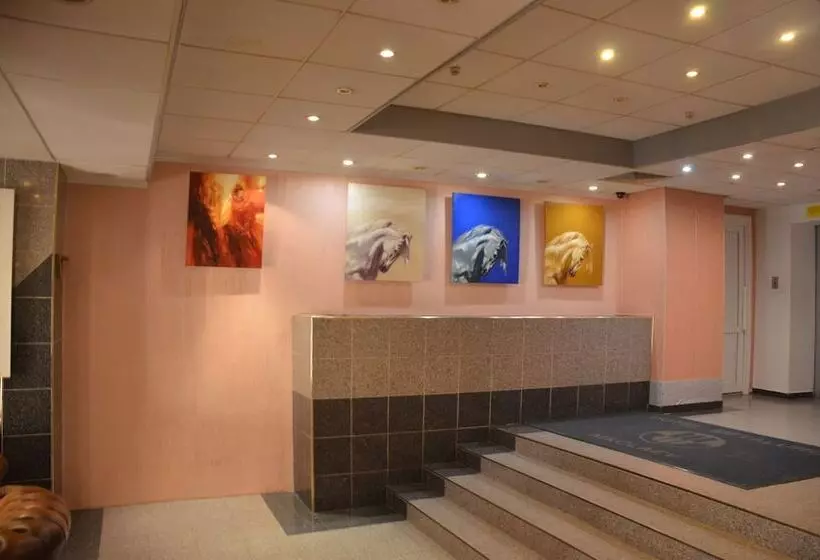 Hotelli Metallurg   Hostel