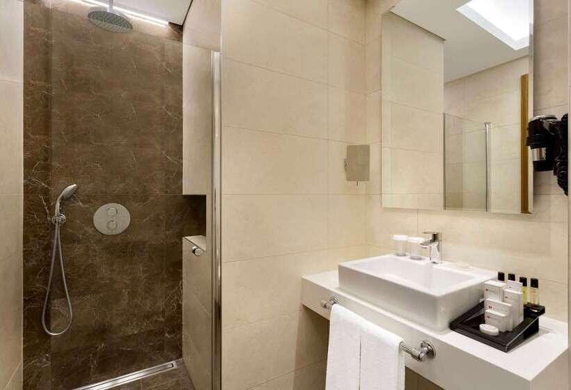 Отель Ramada Plaza By Wyndham Istanbul Asia Airport