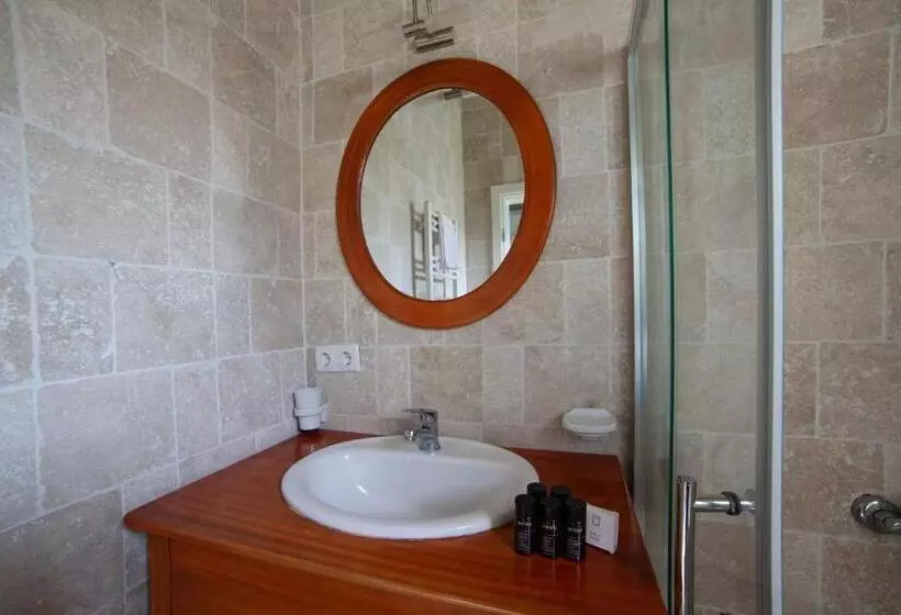 هتل Vinifera Vineyards