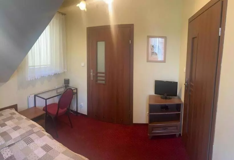 Отель Zajazd Skorpion B&b