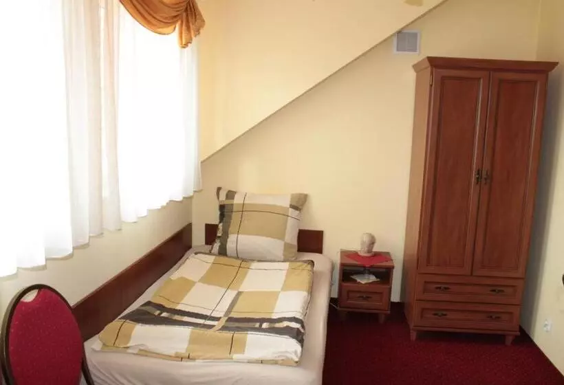 Отель Zajazd Skorpion B&b