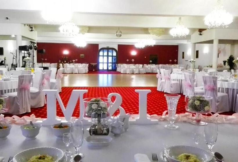 酒店 Zamek Camelot