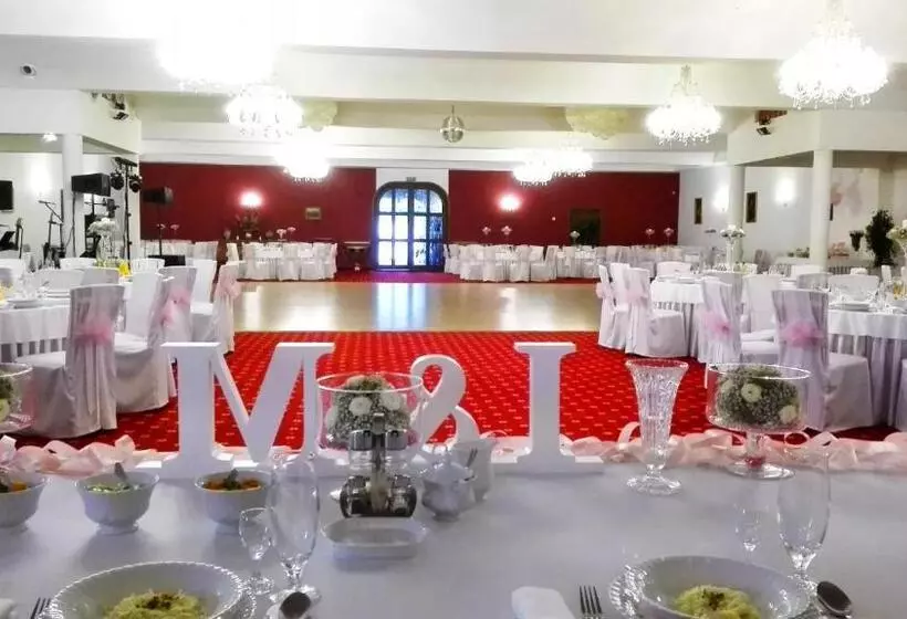 호텔 Zamek Camelot