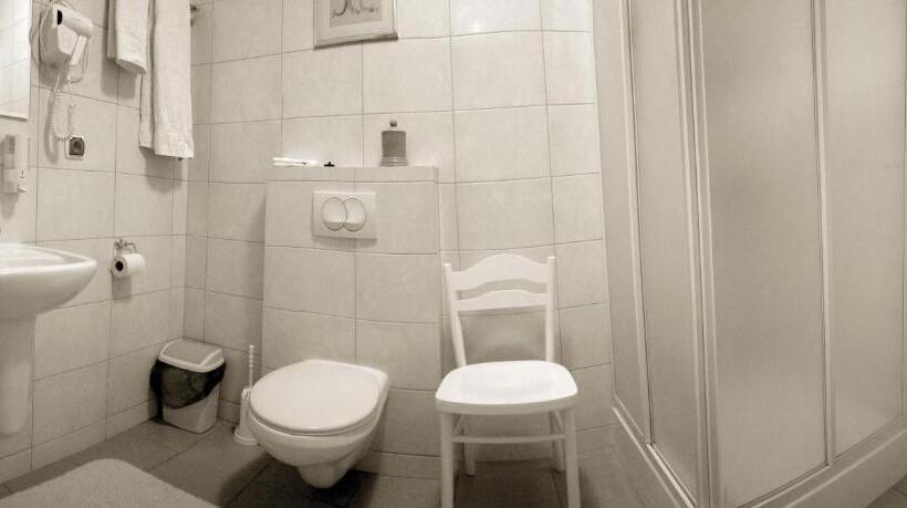 酒店 Zamek Camelot